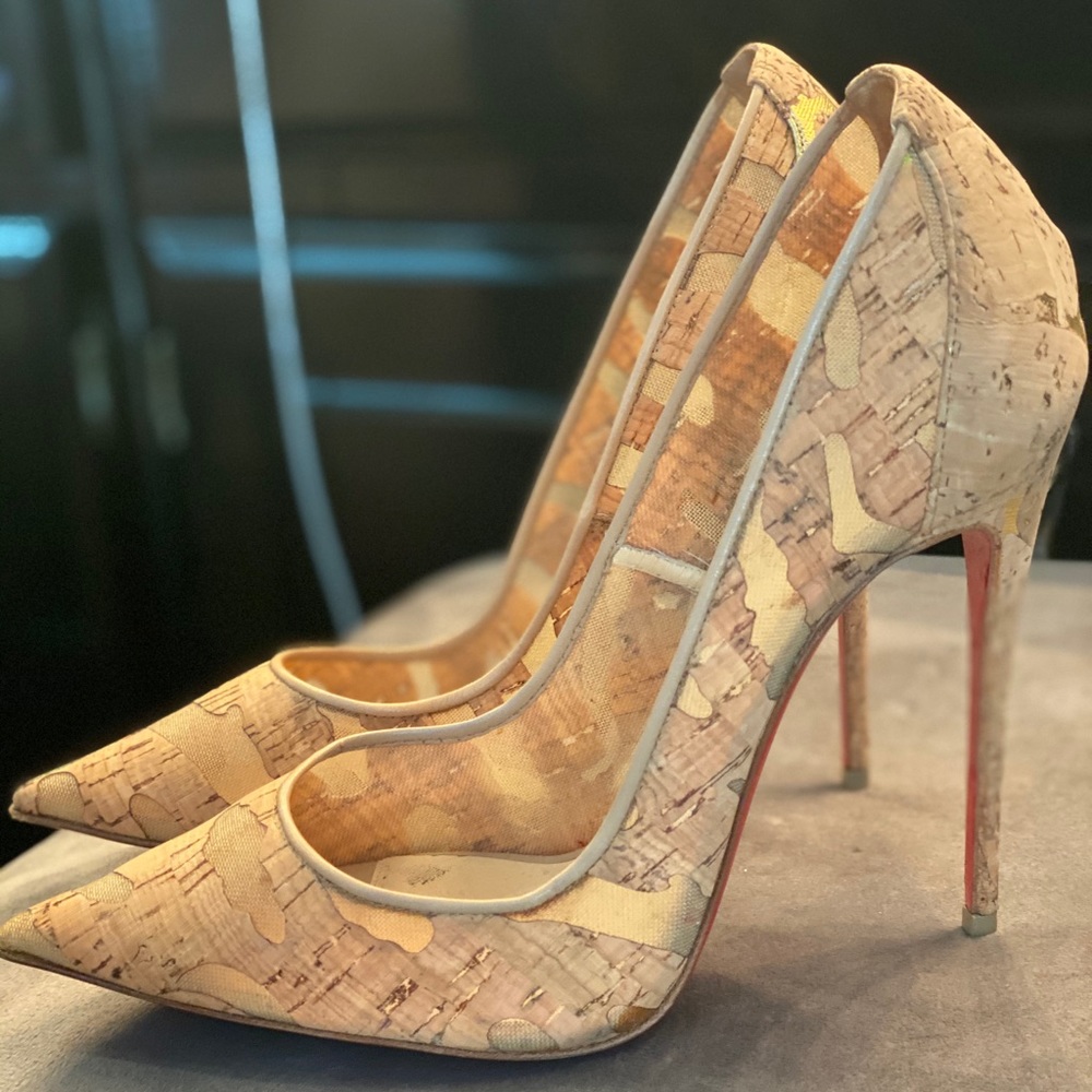 stilettos !! Worn 2 times only.. runs small like 7